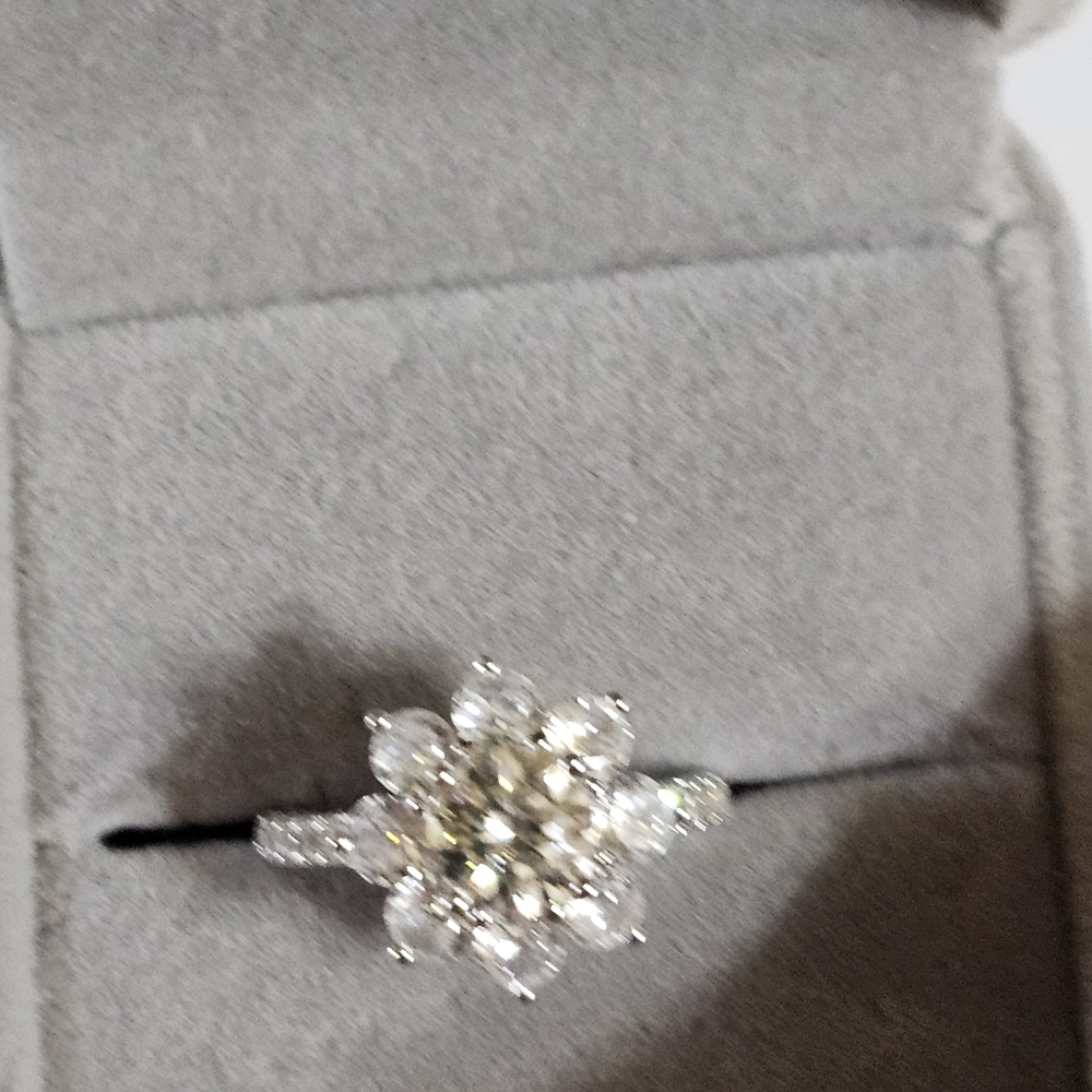 GRA Certified Moissanite Ring in Sterling Silver Size 4.75! 💍 - Picture 8 of 12